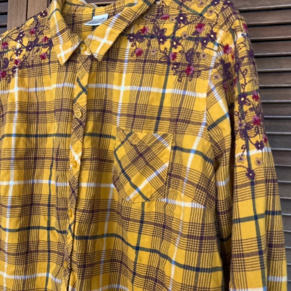 Yellow Plaid Button-Up Shirt with Embroidery - Picture 4 of 11